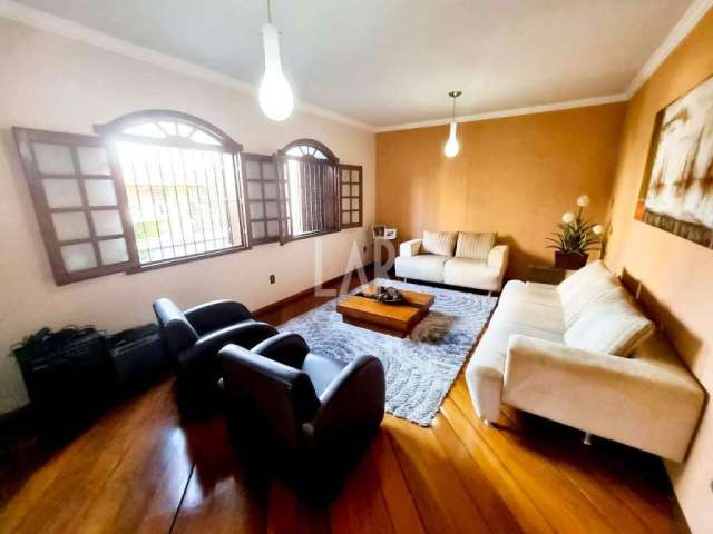 Casa à venda, 4 quartos, 1 suíte, 6 vagas, Paquetá - Belo Horizonte/MG