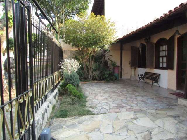 Casa à venda, 4 quartos, 2 suítes, 2 vagas, Ouro Preto - Belo Horizonte/MG