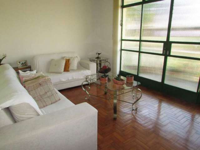 Casa à venda, 3 quartos, 2 vagas, Sagrada Família - Belo Horizonte/MG