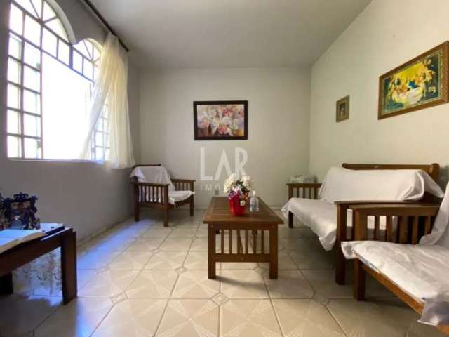 Casa à venda, 5 quartos, 2 suítes, 2 vagas, Castelo - Belo Horizonte/MG