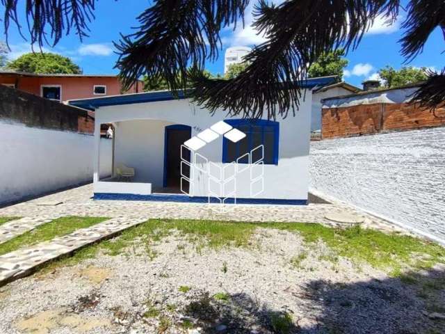 Casa com 2 quartos para alugar na Rua Heriberto Hulse, 4810, Serraria, São José por R$ 2.390