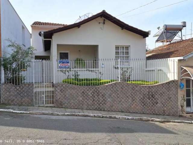 Casa para Venda em Caldas, Centro, 4 dormitórios, 2 suítes, 2 banheiros, 1 vaga