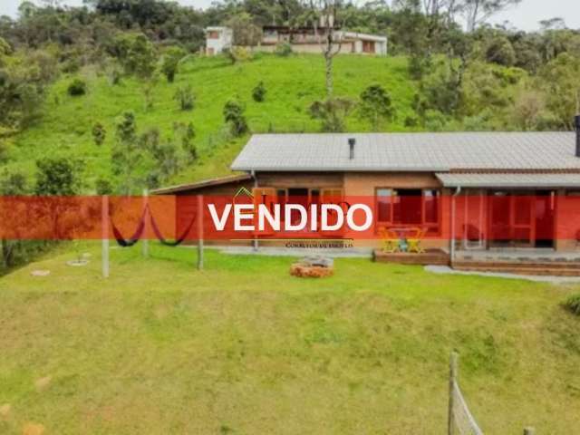 LINDA CASA COM 140M² À VENDA em CONDOMÍNIO FECHADO - RANCHO QUEIMADO/SC