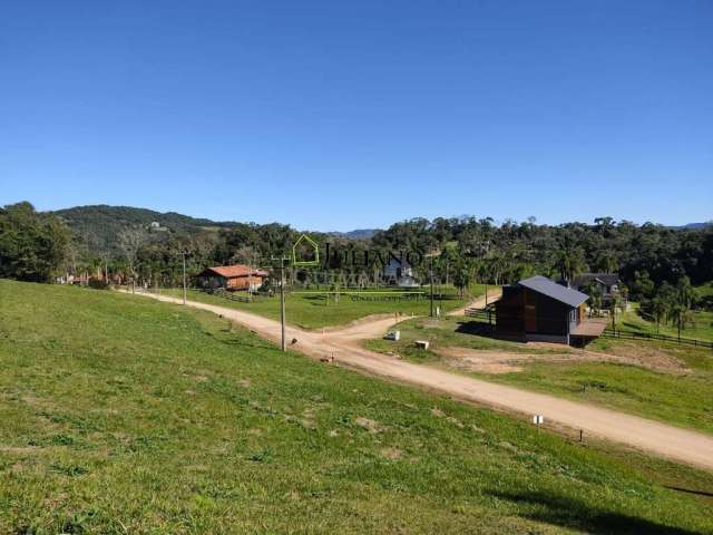 Lindo terreno à venda em condomínio fechado RANCHO QUEIMADO