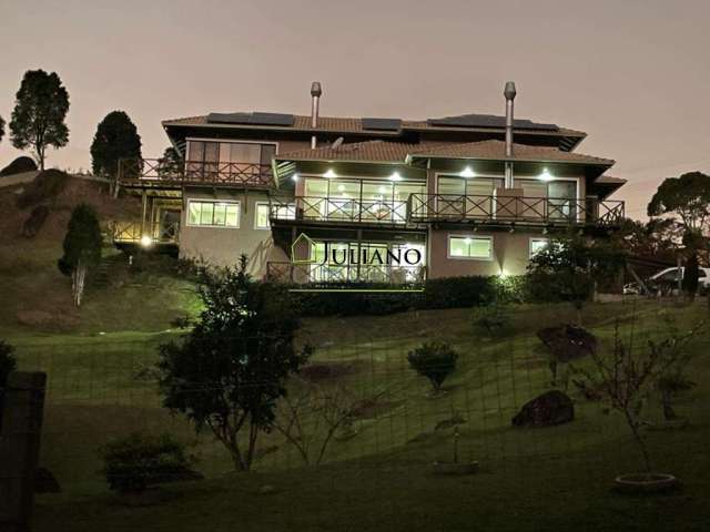 LINDA CASA MOBILIADA À VENDA em condomínio fechado em RANCHO QUEIMADO/SC.