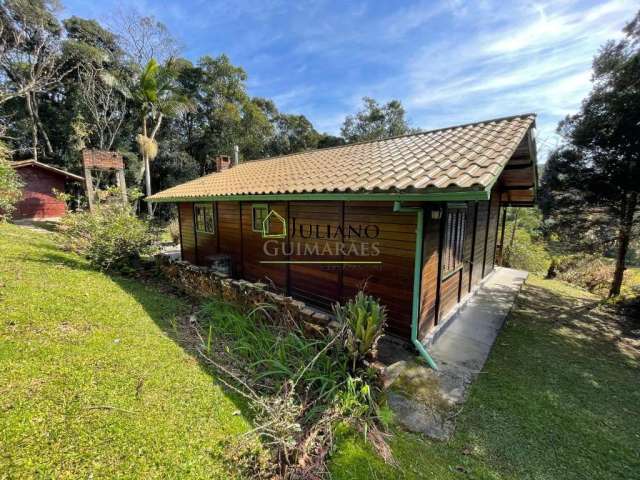 LINDA CASA em MADEIRA NOBRE com 120m2, no condomínio SOSSEGO DO RANCHO em Rancho Queimado/SC