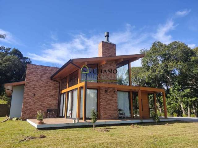 LINDA CASA COM À VENDA, em condomínio fechado em Rancho Queimado/SC