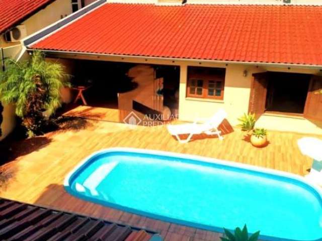 Casa com 3 quartos à venda na José de Medeiros, 201, Vila Cachoeirinha, Cachoeirinha, 159 m2 por R$ 990.000