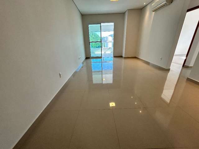 Apartamento de 3  dormitórios 107m², há 2 quadras da praia