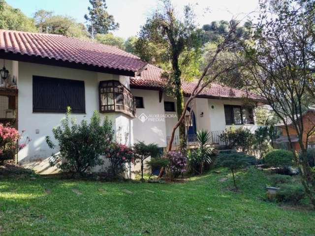 Casa com 3 quartos à venda na ATALIBA DE FIGUEIREDO PAZ, 105, Centro, Canela, 275 m2 por R$ 2.100.000