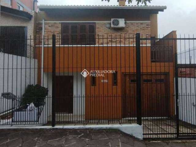 Casa com 3 quartos à venda na Rua Guilherme Alves, 1967, Partenon, Porto Alegre, 136 m2 por R$ 390.000