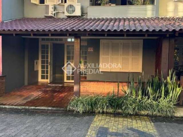 Casa em condomínio fechado com 2 quartos à venda na Avenida Juca Batista, 1492, Cavalhada, Porto Alegre, 122 m2 por R$ 495.000