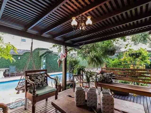 Casa com 5 quartos à venda na Rua Itaboraí, 1490, Jardim Botânico, Porto Alegre, 370 m2 por R$ 1.800.000