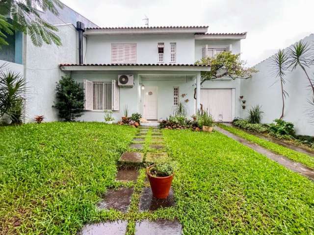 Casa com 3 quartos à venda na Rua Padre Henrique Lenz, 44, Jardim São Pedro, Porto Alegre, 193 m2 por R$ 820.000