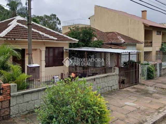 Casa com 2 quartos à venda na Rua Ricalde Marques, 162, Jardim São Pedro, Porto Alegre, 64 m2 por R$ 359.900