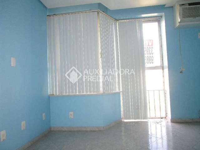 Sala comercial à venda na Avenida Pernambuco, 2817, Navegantes, Porto Alegre, 53 m2 por R$ 110.000