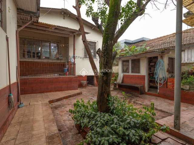 Casa com 2 quartos à venda na Rua Cândido Portinari, 151, São Sebastião, Porto Alegre, 180 m2 por R$ 700.000