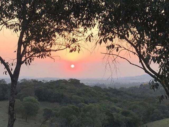 Sítio Encantador em Itapetininga - SP!