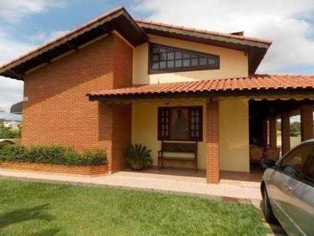 Belíssima casa térrea a venda no condomínio Ninho Verde I Eco Residence - com 3 dormitórios e piscina