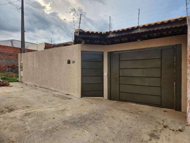 Casa á Venda com 02 dormitórios, no Bairro Terra de Santa Cruz em Boituva