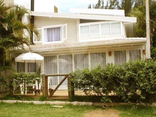 Casa em condomínio fechado com 3 quartos para alugar na Rua da Praia, 4, Praia da Barra, Garopaba por R$ 1.750