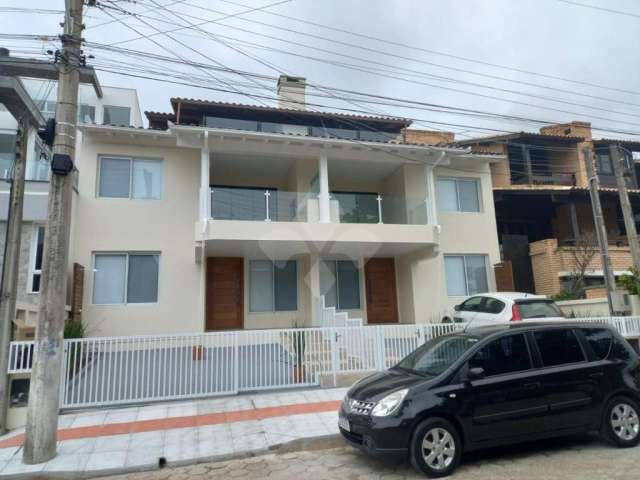 Apartamento com 3 quartos para alugar na Canto do Beija Flor, 51, Morrinhos, Garopaba por R$ 1.200