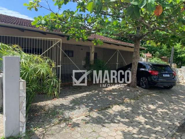 Casa com 3 quartos à venda na Praia Alegre, Penha , 120 m2 por R$ 900.000