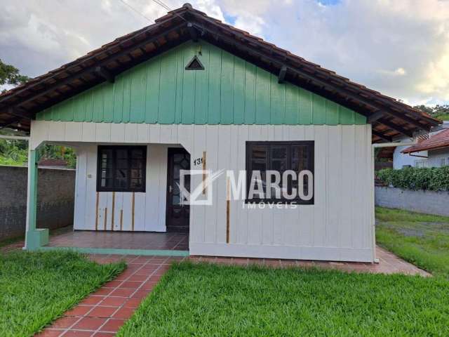 Casa com 4 quartos para alugar na Rua Carl Behling, 131, Centro, Pomerode por R$ 1.800