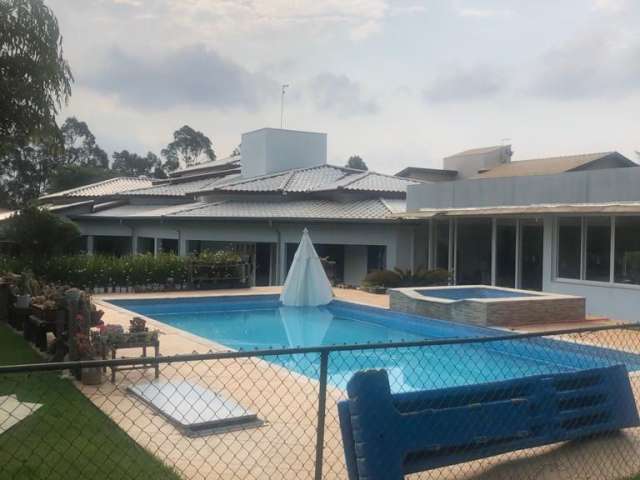 Belíssima Casa de Condomínio disponível para venda