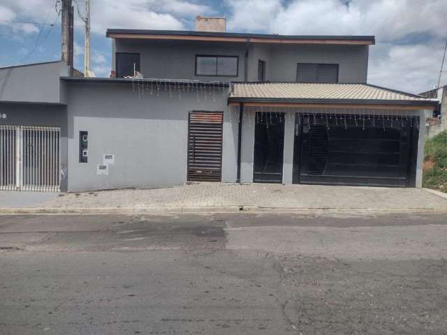 Casa à Venda no Jardim Planalto em Salto/SP com 3 Dormitórios