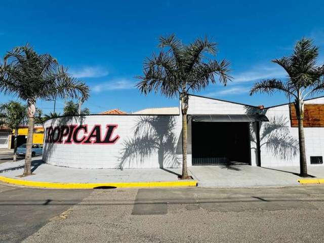 Galpão Comercial com Piscina no Novo São Pedro