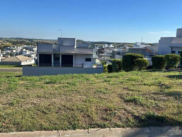 Lote no Condomínio Lagos D'Icaraí em Salto/SP com 340m² e Declive