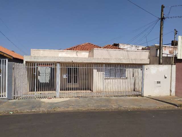 Oportunidade de compra!!! Casa Comercial ou residencial a no Jardim Bordon, a 20 metros da Avenida Nossa Senhora da Paz, ao lado da Churrascaria Comitiva do Sul, Terreno 300M², excelente localização.