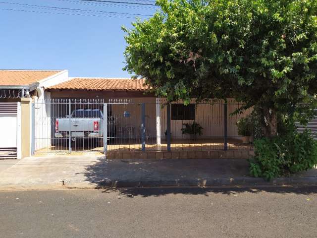 Excelente casa residencial na Zona Leste de Rio Preto, ótima localização, próximo a Avenida principal, a 1 km do Muffato e do Porecatu.