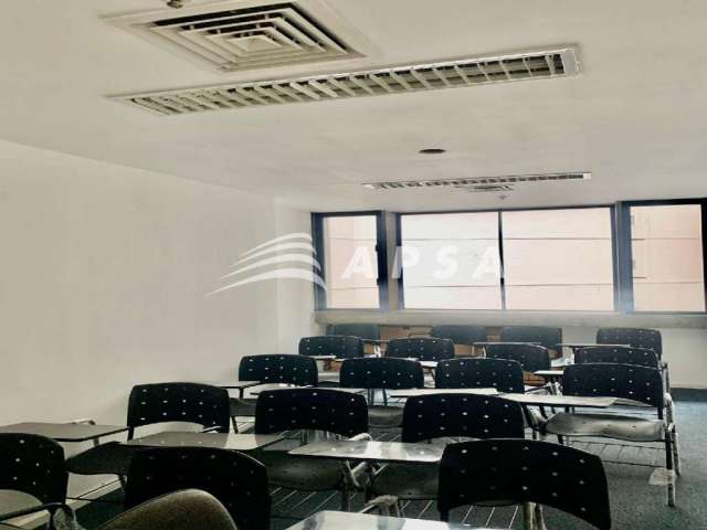 Excelente sala comercial localizado no centro, próximo ao metrô da carioca, 56m2, será alugado vazio