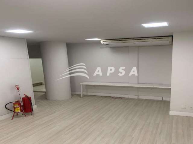 Excelente sala comercial localizadas na cinelândia, 195m², recepção, banheiros, possue um salão e di