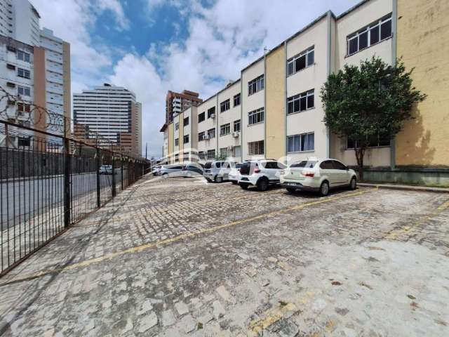 Apartamento recém-reformado, próximo ao parque do cocó, dispõe de 98 m² com 3 quartos (sendo 1 suíte