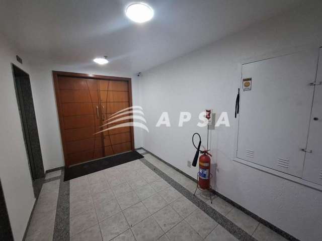 Excelente andar comercial localizado no centro do rio, com 243m². composto area ampla, copa, três ba