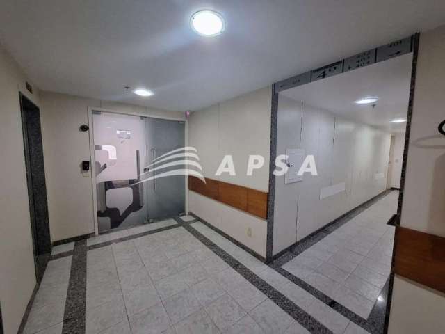 Excelente sala comercial localizada no centro do rio, com 133m², ocupando 50% do andar. composta por