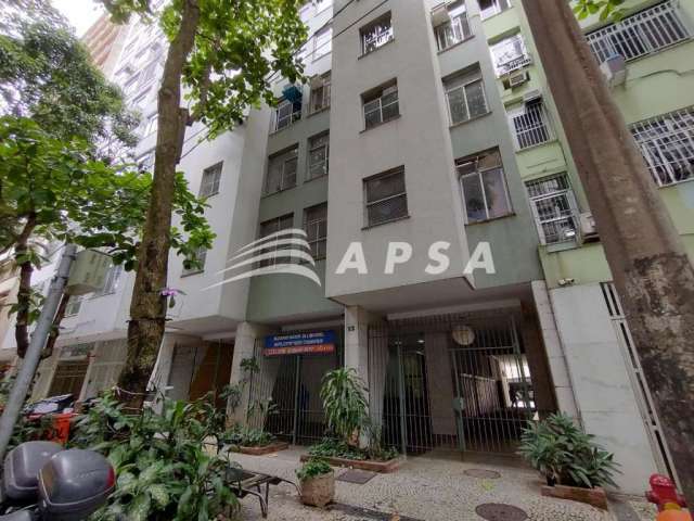 Ótimo apartamento leme de 75 m²:  sala ampla, dois quartos, banheiro social, cozinha c área de servi