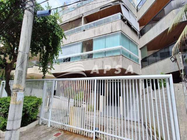 Excelente apartamento, localizado em condomínio fechado, no recreio dos bandeirantes. imóvel com pis