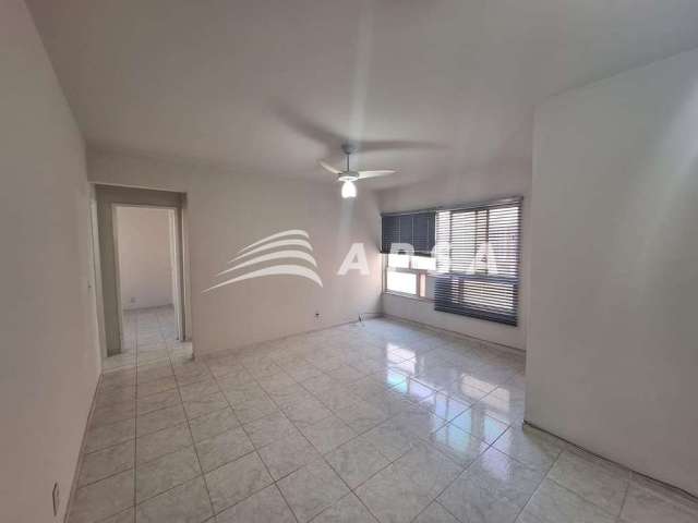 Excelente apartamento localizado no méier, 65m², totalmente reformado, pintura nova, sala bem confor