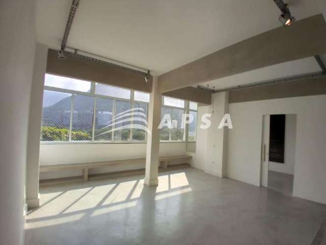 Lindo apartamento com vista lagoa e cristo. todo reformado, modernizado. salão, saleta, 3 dormitório