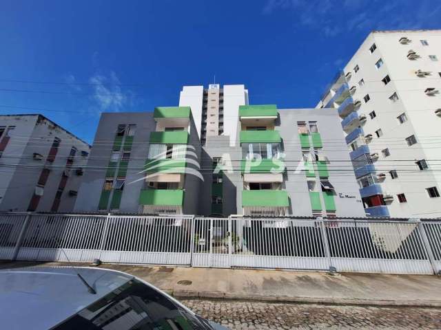 Excelente apartamento localizado na jatiúca, 3 quartos sendo 1 suíte, banheiro social, sala de estar