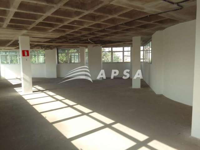 Excelente sala comercial com 256,69m², disponível para locação imediata próximo ao banco inter. poss