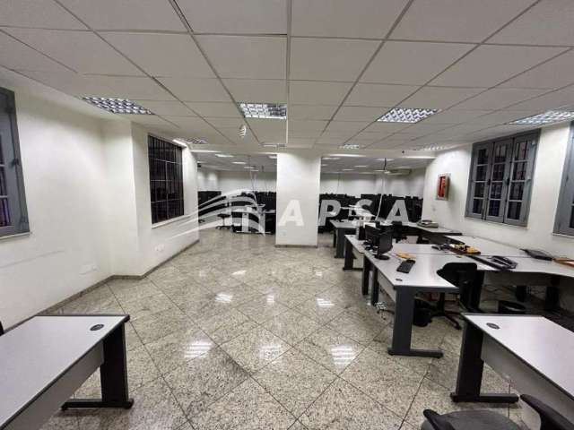 Excelente prédio comercial na tijuca, próximo a universidade veiga de almeida e petrobrás, com 710m²