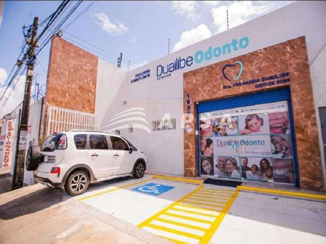 Alugo salas comerciais no segundo andar, recentemente inaugurado e com estrutura completa para atend