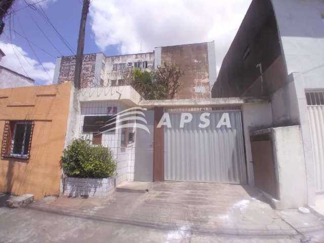 Apartamento ventilado com 03 quartos, sala, cozinha , banheiro, garagem  prox. ao colegio da policia