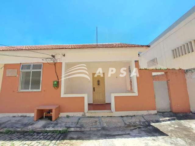 Casa de vila em rua de fácil acesso aos bairros do entorno do méier, próximo ao estádio do engenhão,