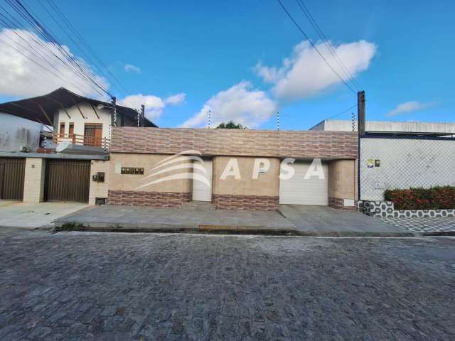 Excelente apartamento localizado no feitosa. possui 2 quartos sendo 1 suíte; sala de estar/jantar; b